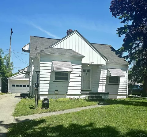 8 Southlawn, Saginaw, MI 48602