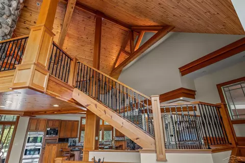 Entry Way - 199 E Brks, Midland, MI 48640 photo 3 of 12