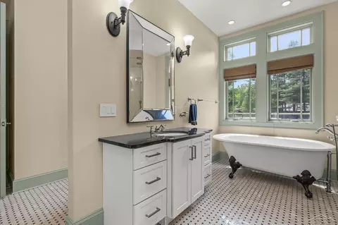 Bath - 199 E Brks, Midland, MI 48640 photo 6 of 14