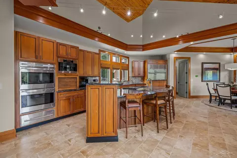 Kitchen - 199 E Brks, Midland, MI 48640 photo 2 of 9