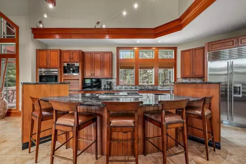 Kitchen - 199 E Brks, Midland, MI 48640 photo 9 of 9