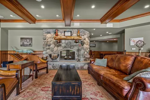 Living - 199 E Brks, Midland, MI 48640 photo 11 of 12
