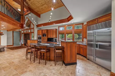 Kitchen - 199 E Brks, Midland, MI 48640 photo 8 of 9