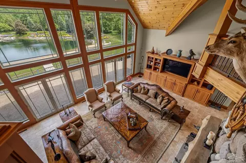 Living - 199 E Brks, Midland, MI 48640 photo 4 of 12