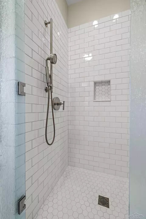 Bath - 199 E Brks, Midland, MI 48640 photo 13 of 14