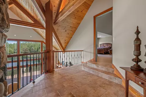 Entry Way - 199 E Brks, Midland, MI 48640 photo 10 of 12