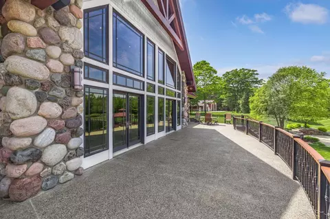Exterior - 199 E Brks, Midland, MI 48640 photo 11 of 17