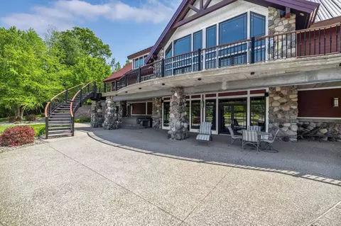 Exterior - 199 E Brks, Midland, MI 48640 photo 10 of 17