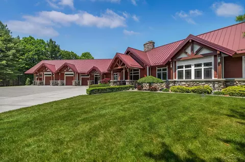 Exterior - 199 E Brks, Midland, MI 48640 photo 3 of 17