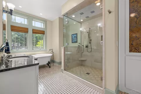 Bath - 199 E Brks, Midland, MI 48640 photo 5 of 14