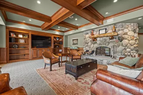 Living - 199 E Brks, Midland, MI 48640 photo 10 of 12