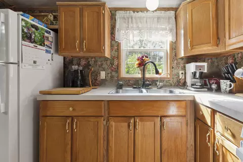 Kitchen - 366 Pinnacle, Omer, MI 48749 photo 1 of 3