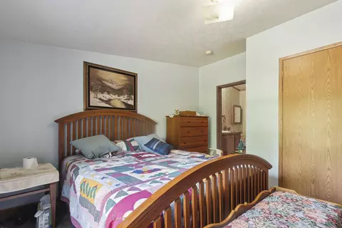 Bedroom - 366 Pinnacle, Omer, MI 48749 photo 2 of 2