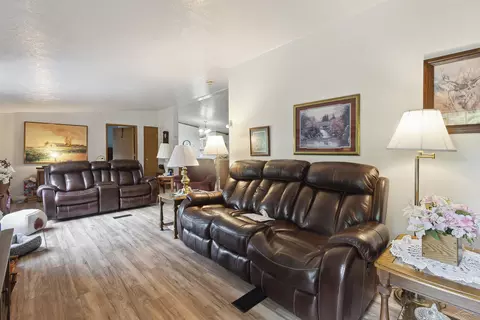 Living - 366 Pinnacle, Omer, MI 48749 photo 2 of 5