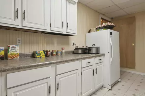 Kitchen - 366 Pinnacle, Omer, MI 48749 photo 3 of 3