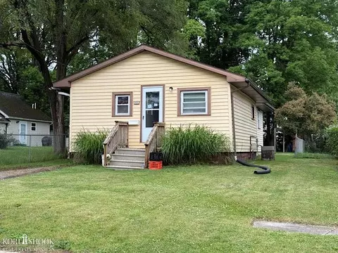 830 Alger, Owosso, MI 48867