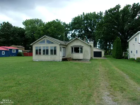 2221 N Channel, Harsens Island, MI 48028