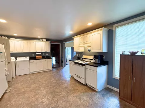 512 E Main, Owosso, MI 48867 photo 11