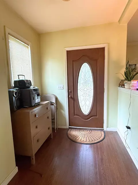 512 E Main, Owosso, MI 48867 photo 3