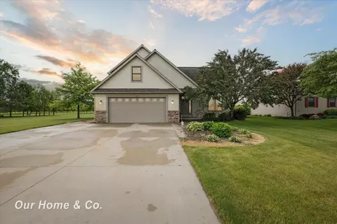 1091 W Hampton, Essexville, MI 48732