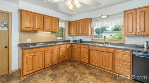 1020 S 5th, Escanaba, MI 49829 photo 20
