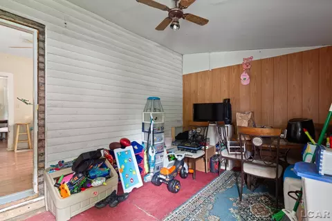 121 W Beecher, Adrian, MI 49221 photo 24