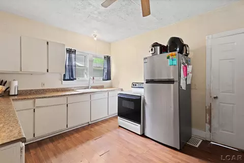 121 W Beecher, Adrian, MI 49221 photo 8