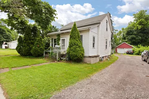 121 W Beecher, Adrian, MI 49221 photo 2