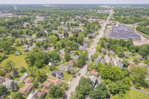 121 W Beecher, Adrian, MI 49221 photo 41