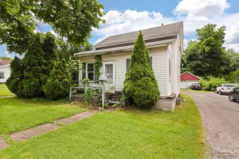 121 W Beecher, Adrian, MI 49221 photo 3