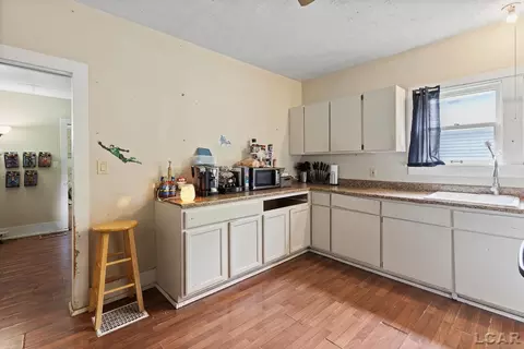 121 W Beecher, Adrian, MI 49221 photo 12