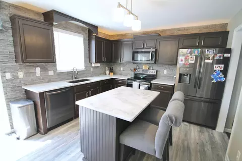 56757 Cardinal, Macomb, MI 48042 photo 2