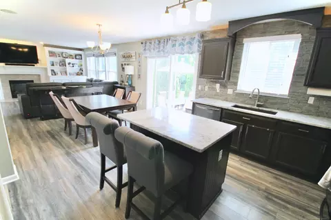 56757 Cardinal, Macomb, MI 48042 photo 3