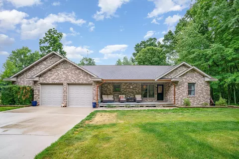6242 N Geneva, Coleman, MI 48618