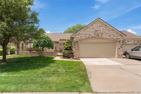 43577 N River Bnd, Clinton Township, MI 48038