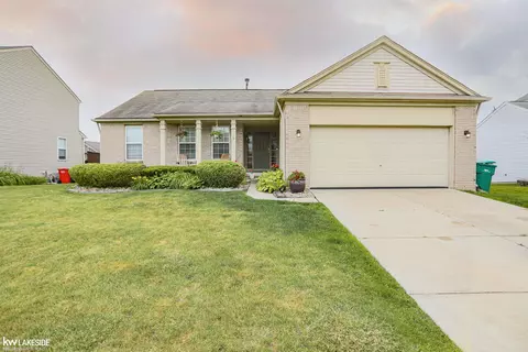 56798 Winding Crk, Macomb, MI 48042
