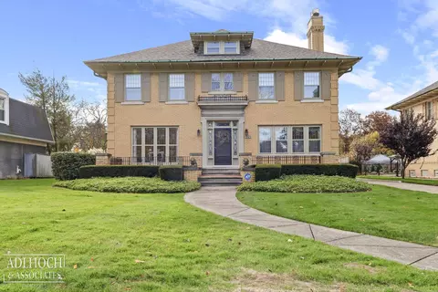 1025 Balfour, Grosse Pointe Park, MI 48230