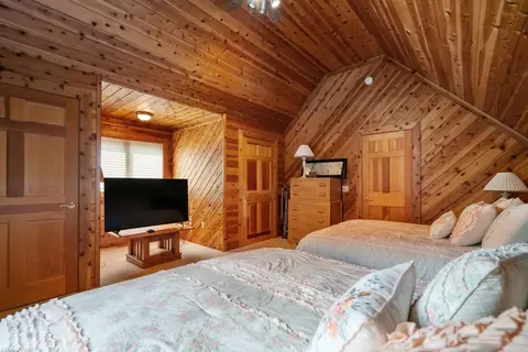 Bedroom - 2333 Boy Scout, Indian River, MI 49749 photo 5 of 10