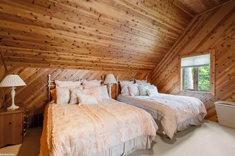 Bedroom - 2333 Boy Scout, Indian River, MI 49749 photo 3 of 10
