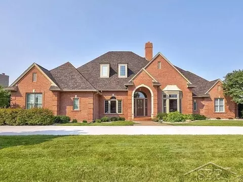 13 E Grv, Freeland, MI 48623