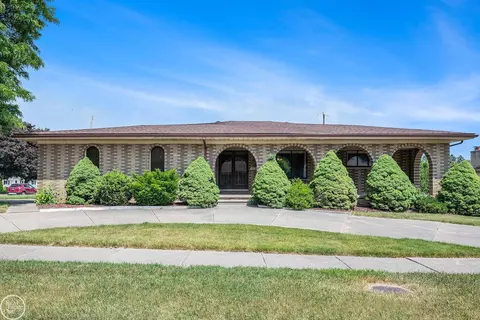 35848 Devereaux, Clinton Township, MI 48035