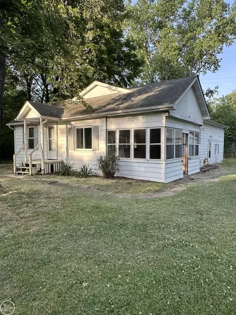 875 S Bartlett, Saint Clair, MI 48079