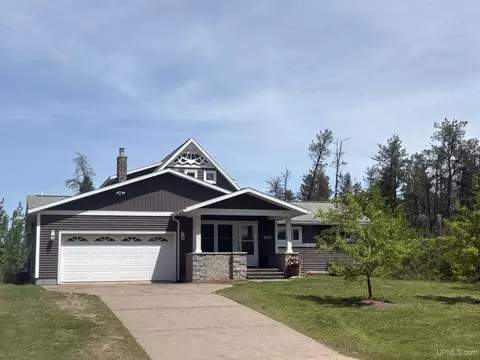 669 Lakewood, Marquette, MI 49855
