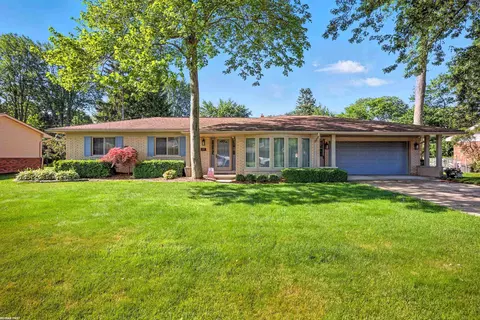 6748 Yarborough, Shelby Township, MI 48316