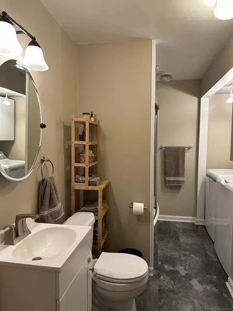Bath - 1534 E Wattles Rd, Troy, MI 48007 photo 2 of 2