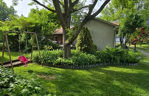 Exterior - 1534 E Wattles Rd, Troy, MI 48007 photo 6 of 7