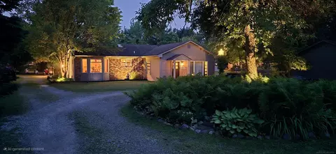 1534 E Wattles Rd, Troy, MI 48007