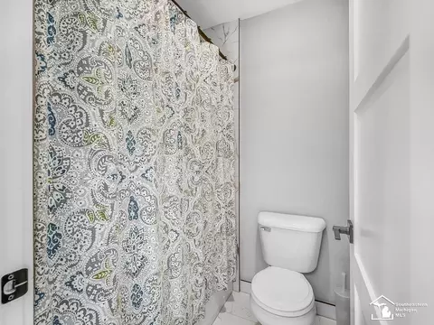 Bath - 766 Henning, Dundee, MI 48131 photo 5 of 8