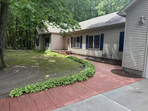 876 N Sanford, Au Gres, MI 48703 photo 4