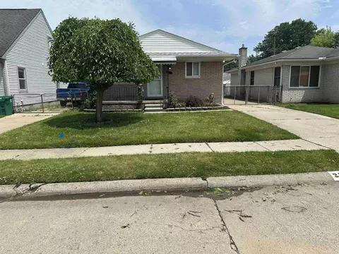 23072 Rein, Eastpointe, MI 48021
